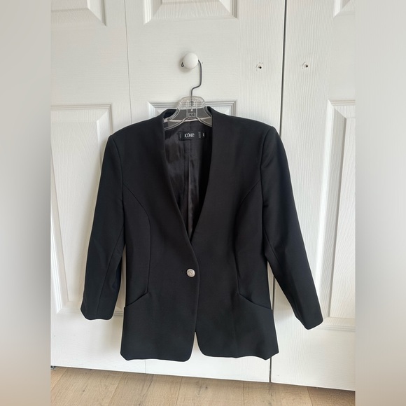Black blazer - Picture 1 of 6